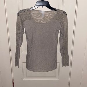 Grey long sleeve shirt